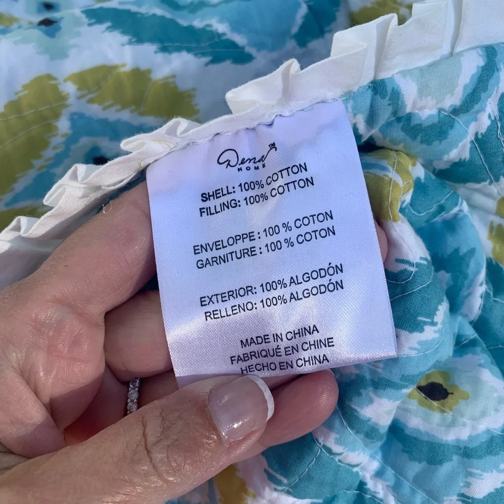 Dena Home Blue Dove Medallion Patterned Quilt